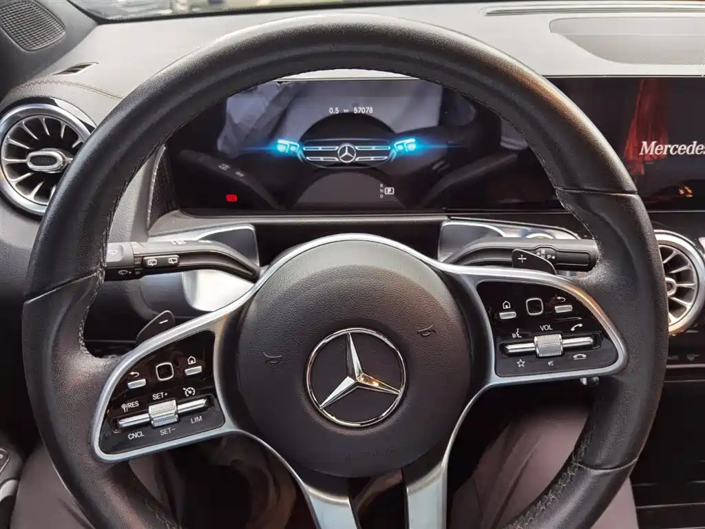 MERCEDES BENZ GLB 2020