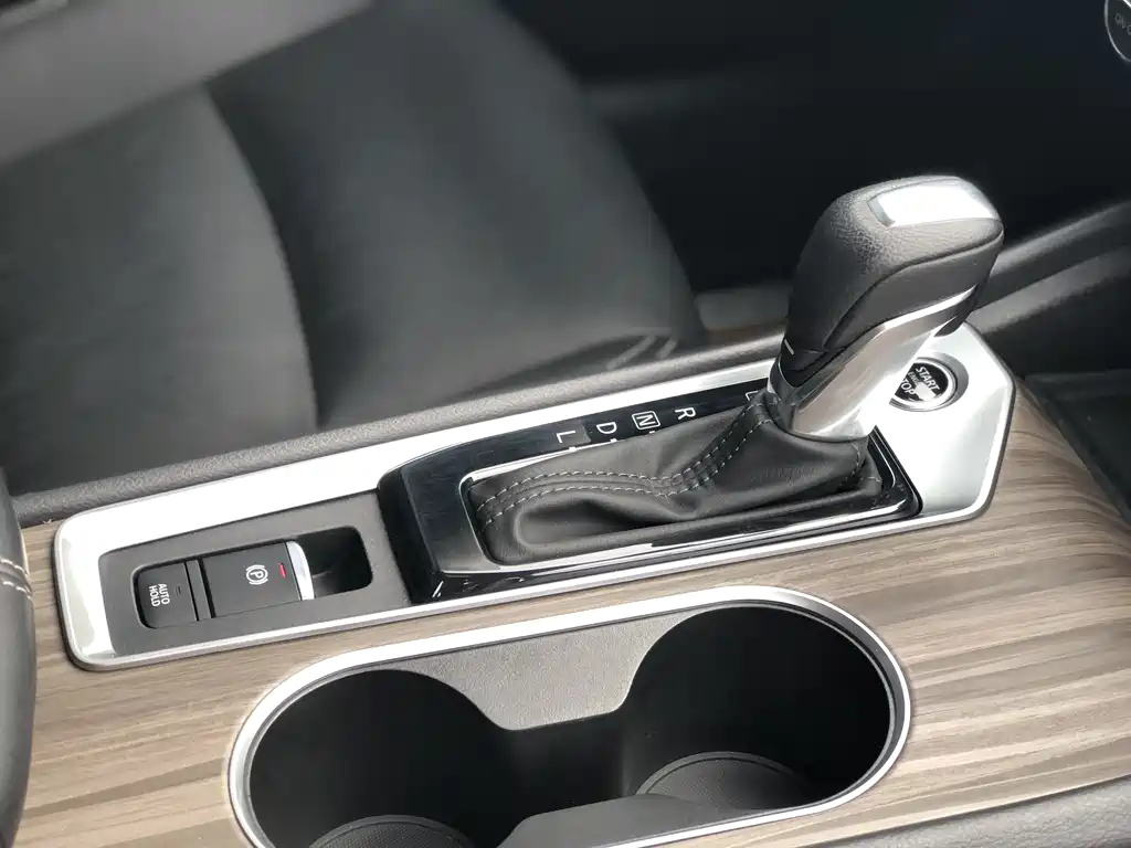 NISSAN TEANA 2021
