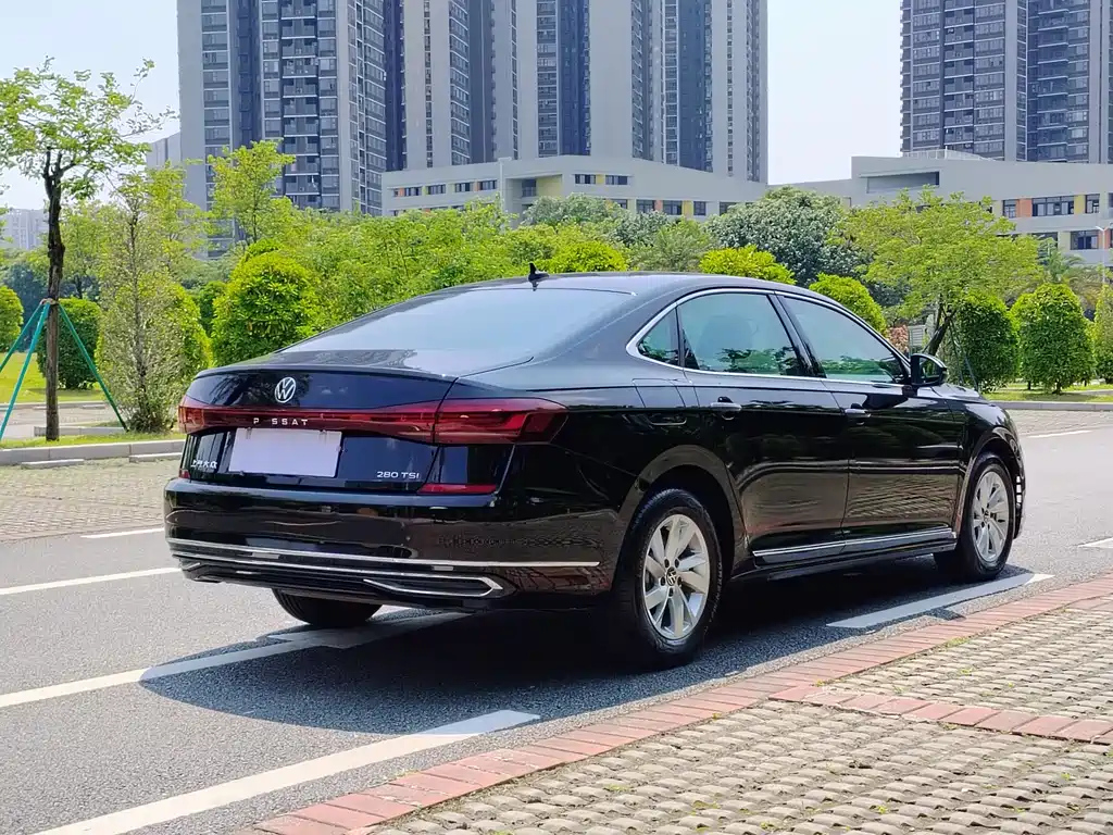 VOLKSWAGEN PASSAT 2022
