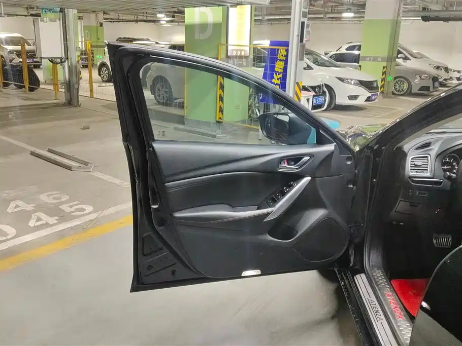 MAZDA ATENZA 2015