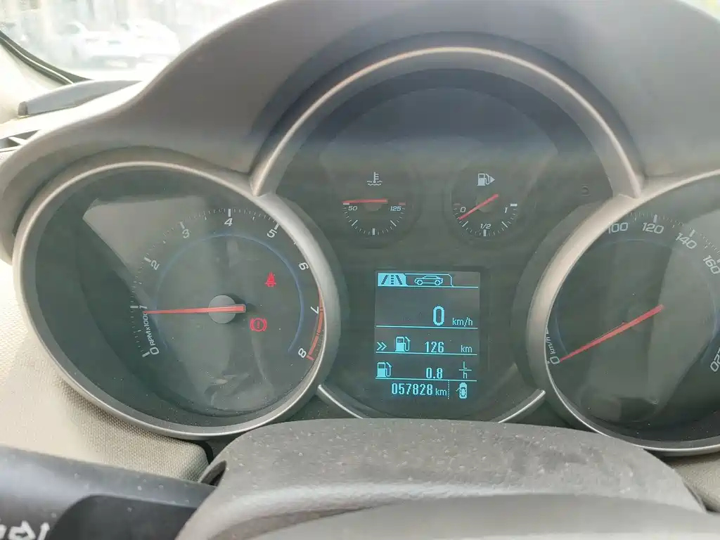 CHEVROLET CRUZE 2015