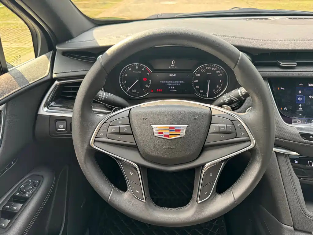 CADILLAC XT5 2022