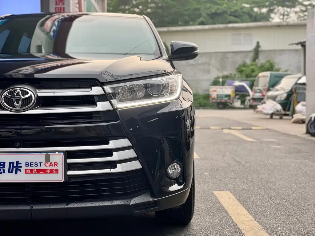 TOYOTA HIGHLANDER 2019