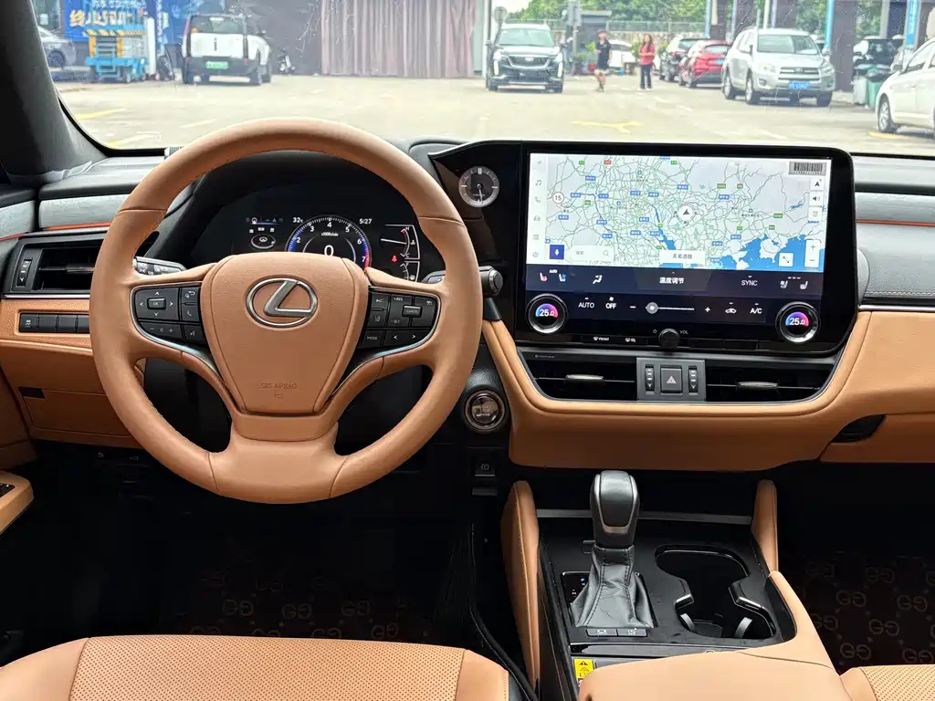 LEXUS ES 2025