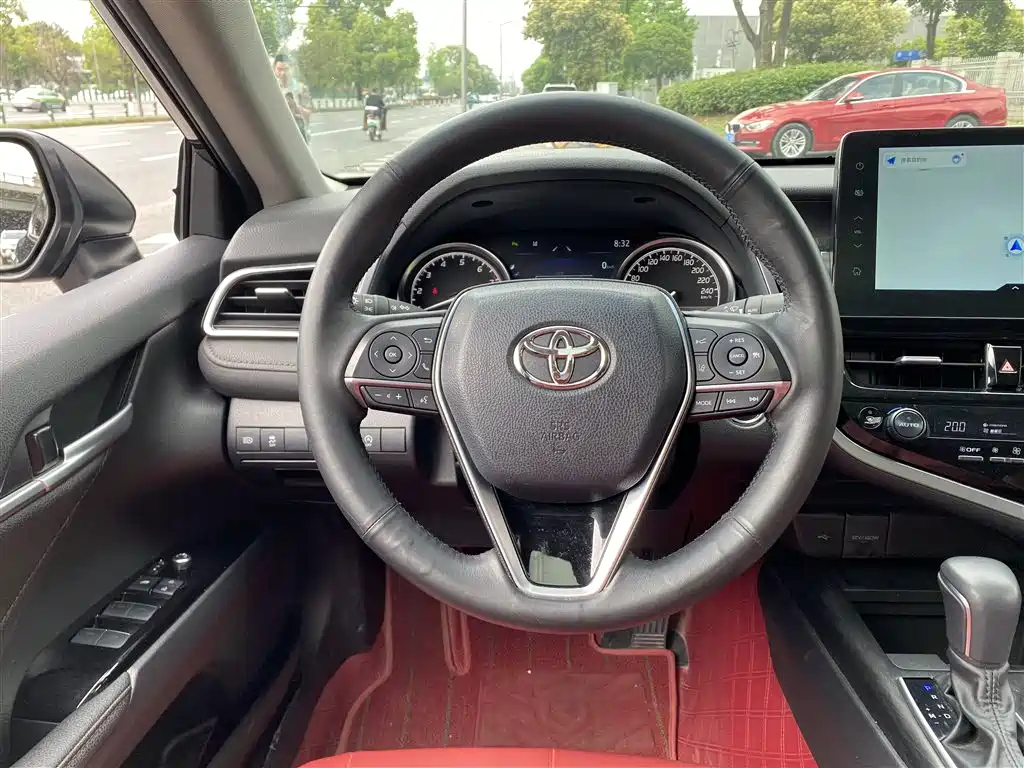 TOYOTA CAMRY 2023