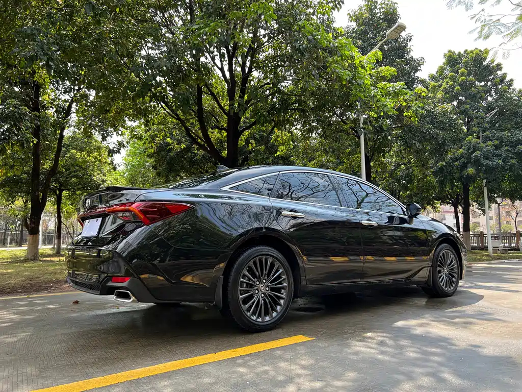 TOYOTA AVALON 2020