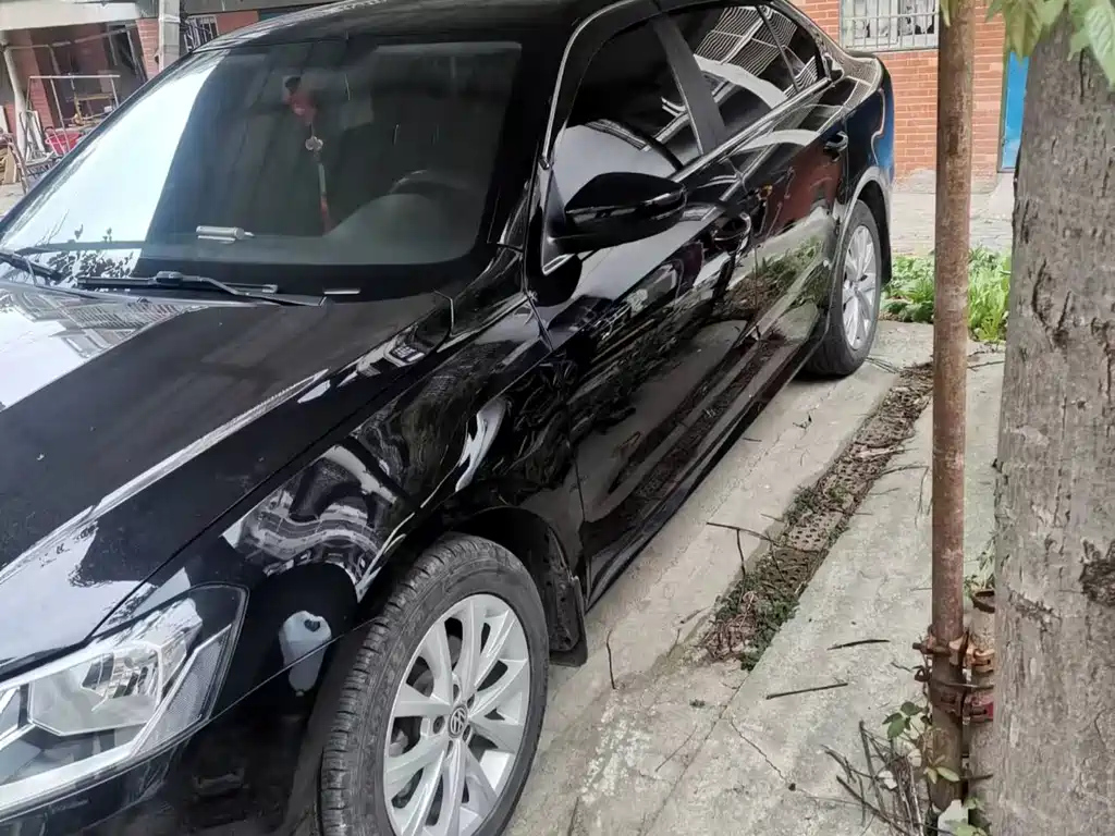 VOLKSWAGEN LAVIDA 2016