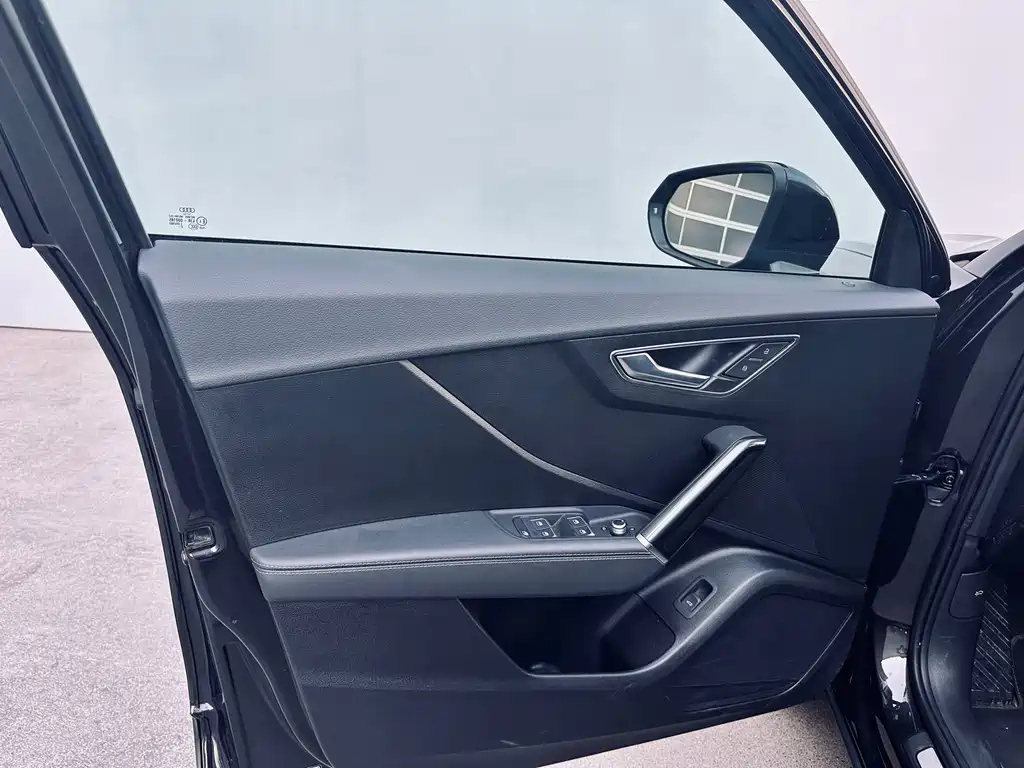 AUDI Q2L 2023