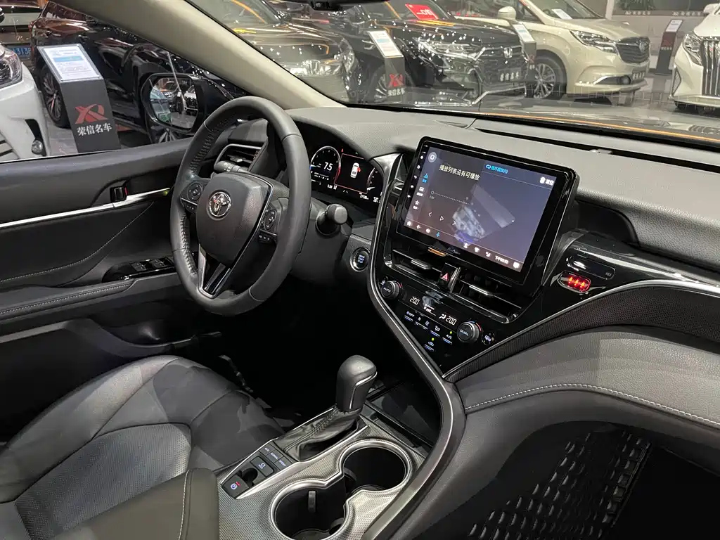 TOYOTA CAMRY 2021