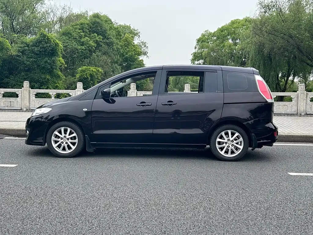 MAZDA 5 2011