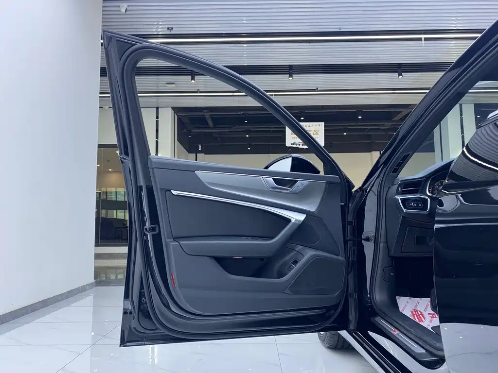 AUDI A6L 2023