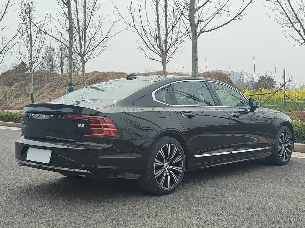 VOLVO S90 2021