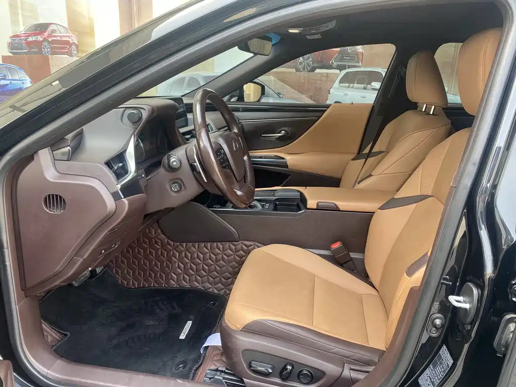 LEXUS ES 2021