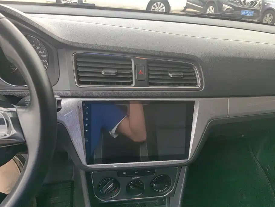 VOLKSWAGEN LAVIDA 2016
