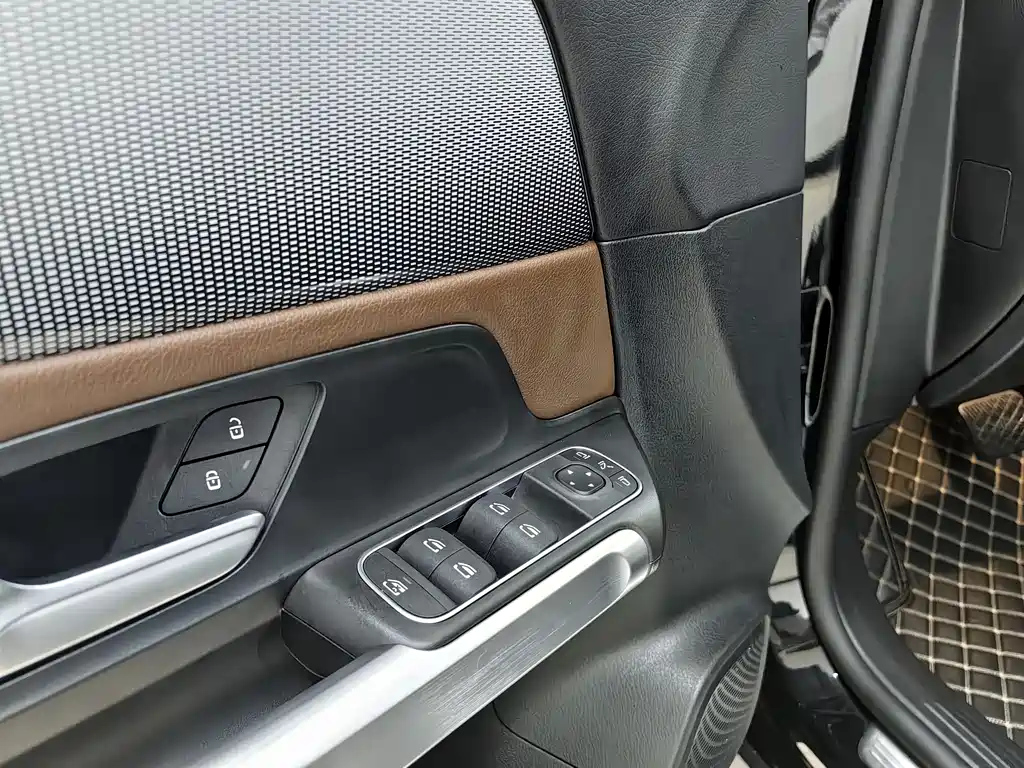 MERCEDES BENZ GLB 2022