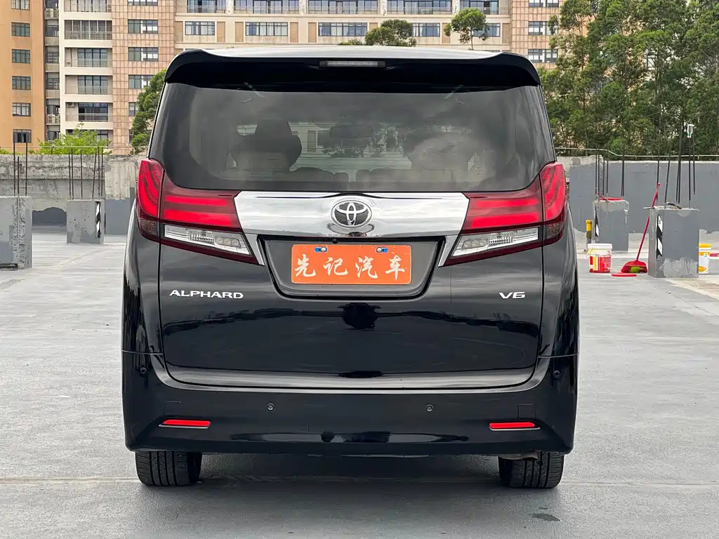 TOYOTA ALPHARD 2017