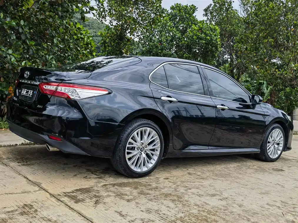 TOYOTA CAMRY 2019
