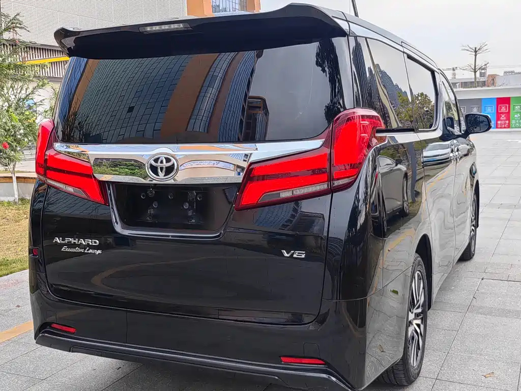 TOYOTA ALPHARD 2019