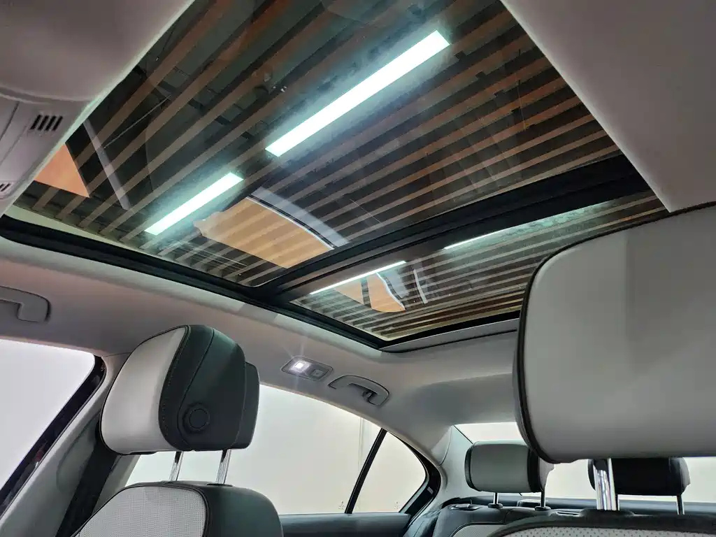 VOLKSWAGEN MAGOTAN 2023