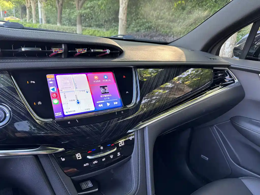 CADILLAC XT6 2021