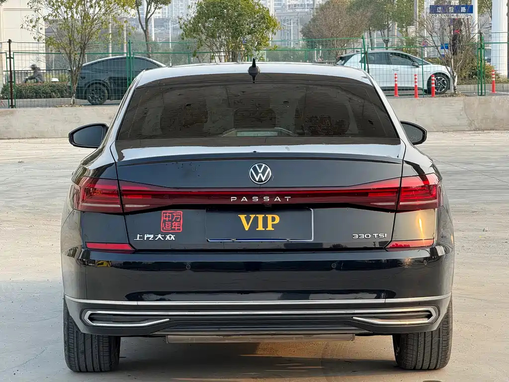 VOLKSWAGEN PASSAT 2022