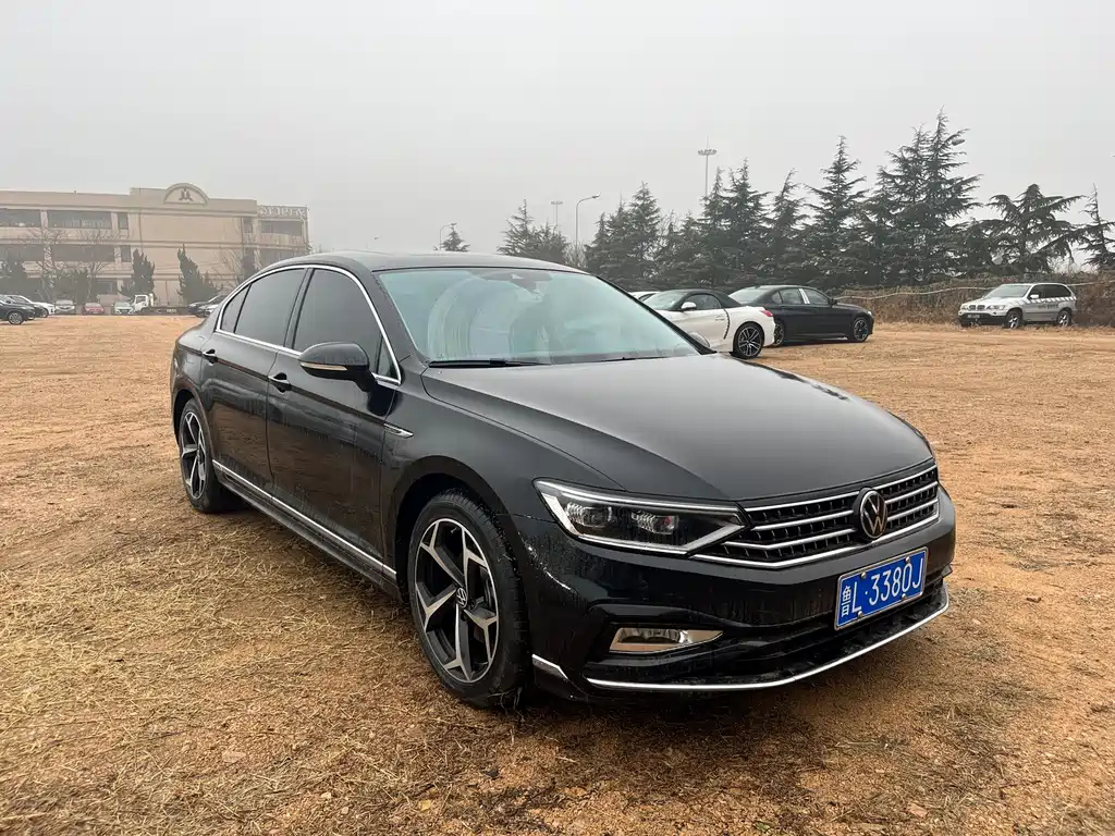 VOLKSWAGEN MAGOTAN 2022