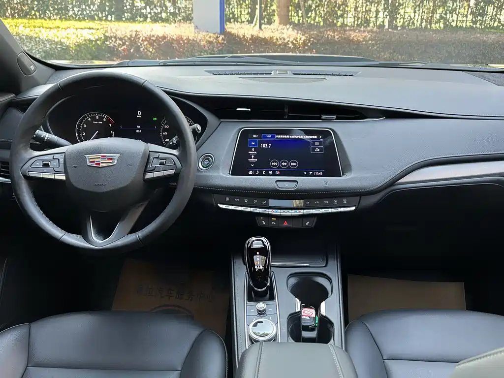 CADILLAC XT4 2021