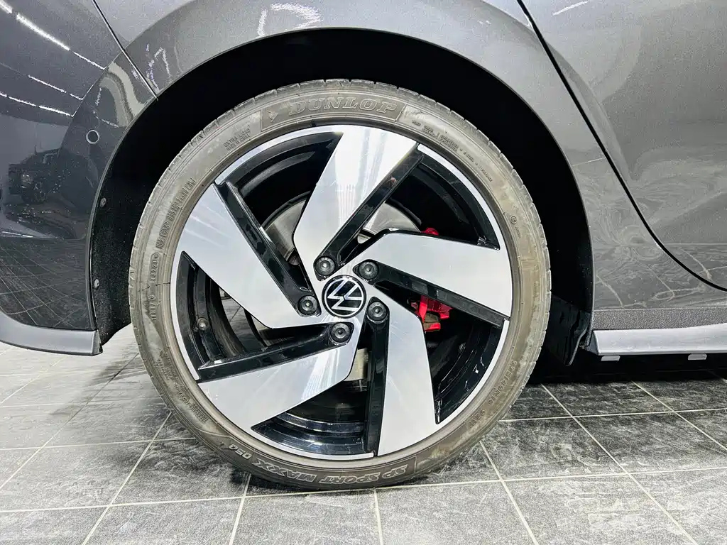 VOLKSWAGEN GOLF 2021