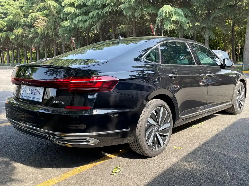 VOLKSWAGEN PASSAT 2022