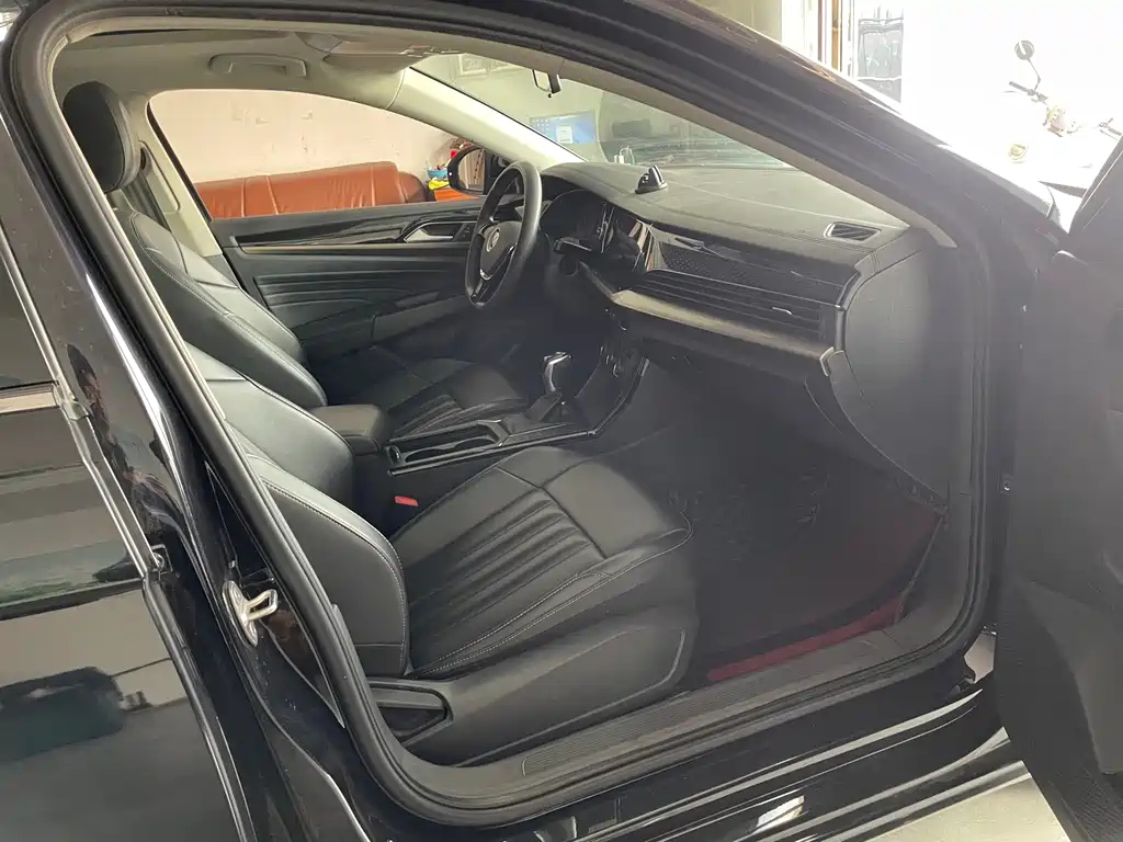 VOLKSWAGEN PASSAT 2021