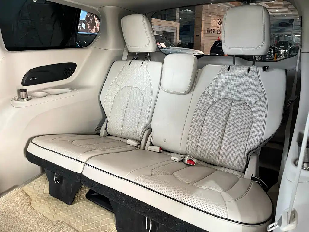 CHRYSLER OTHER 2018