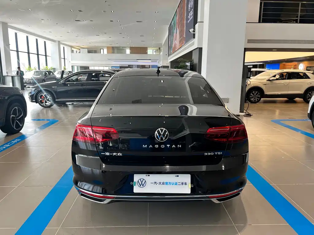VOLKSWAGEN MAGOTAN 2021