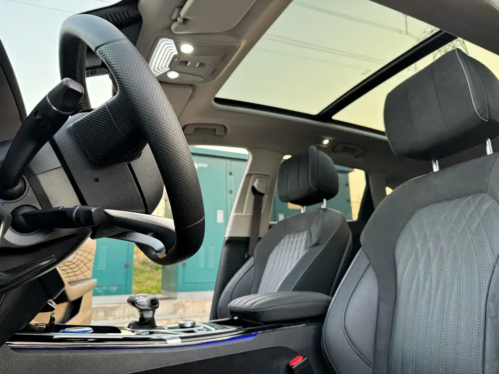 HONGQI HS5 2023
