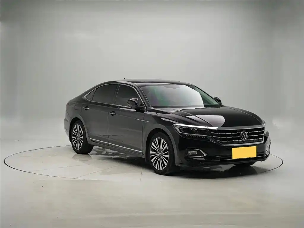 VOLKSWAGEN PASSAT 2021