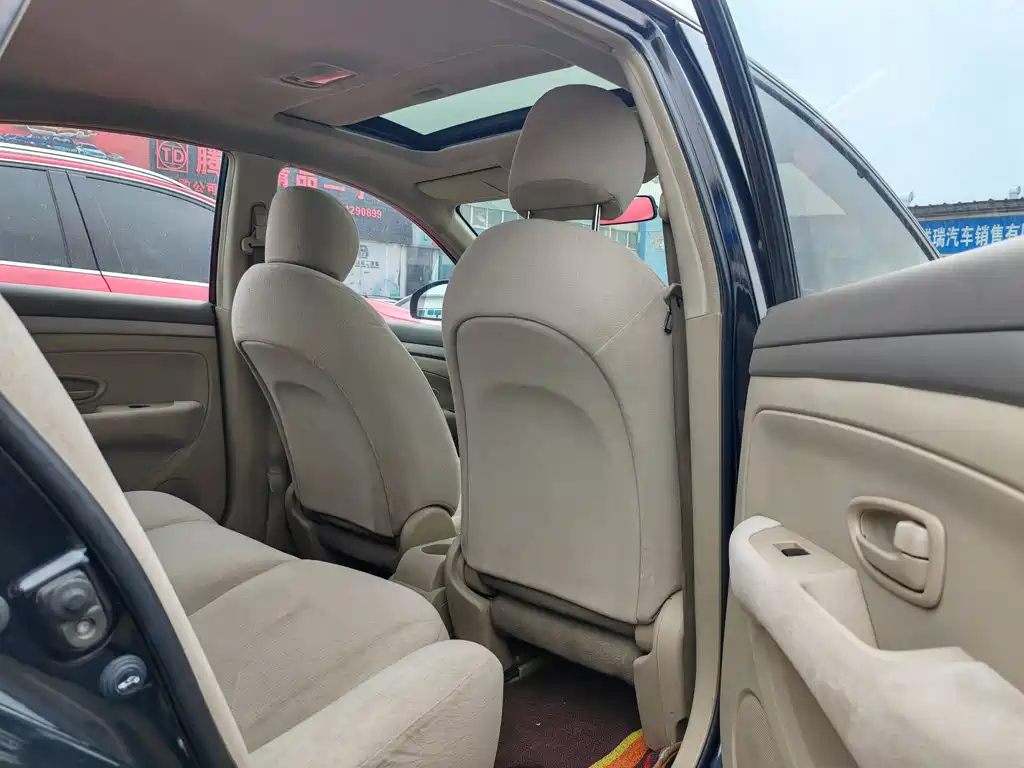 NISSAN SYLPHY 2017