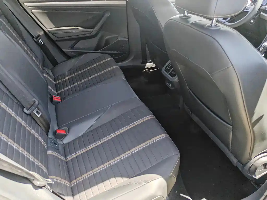 VOLKSWAGEN LAVIDA 2021