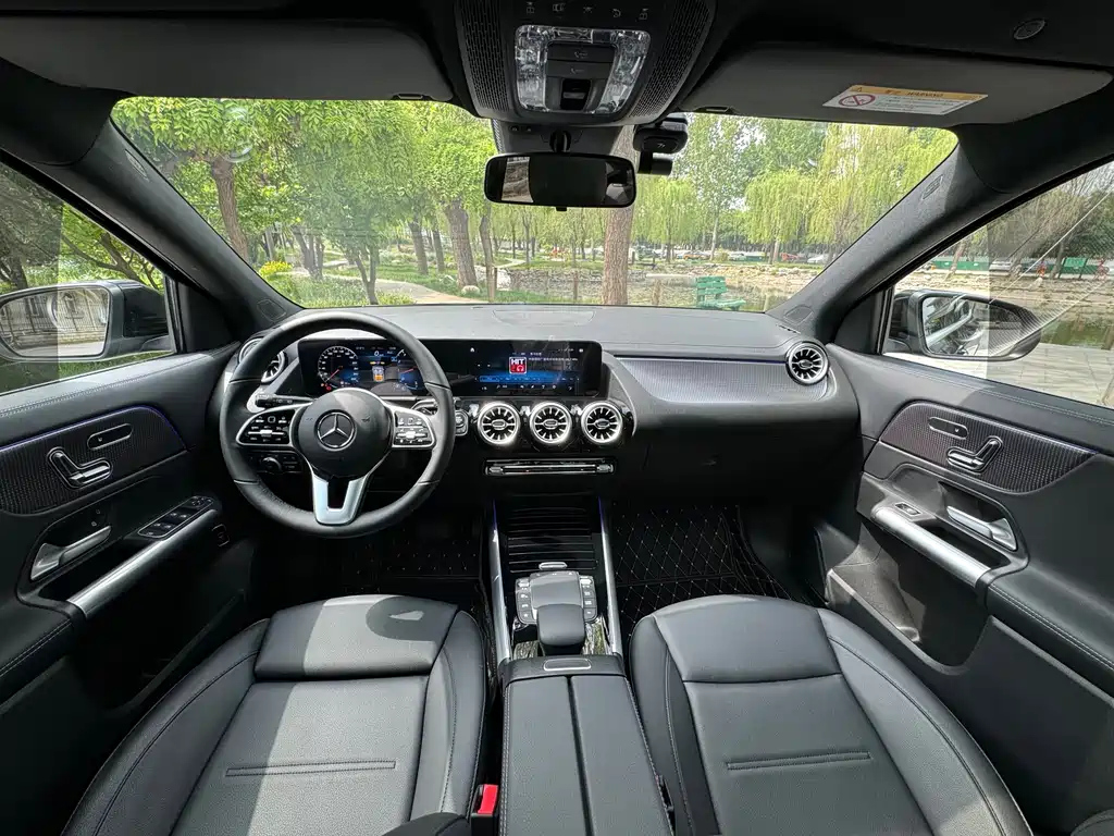 MERCEDES BENZ GLA 2023