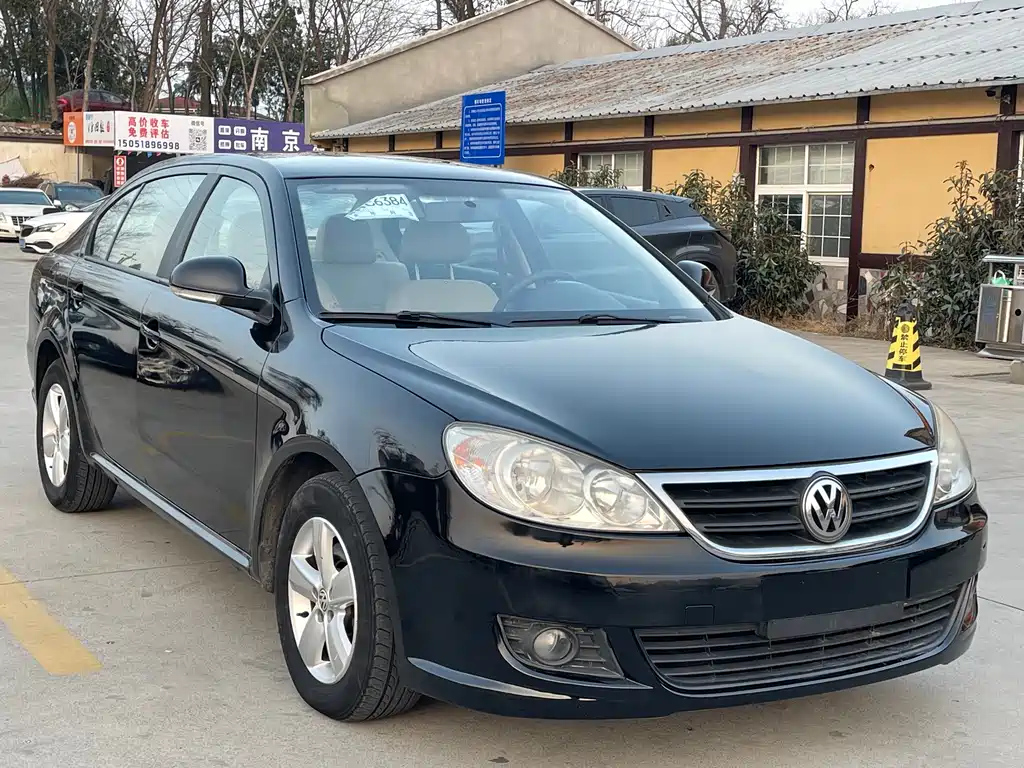 VOLKSWAGEN LAVIDA 2014