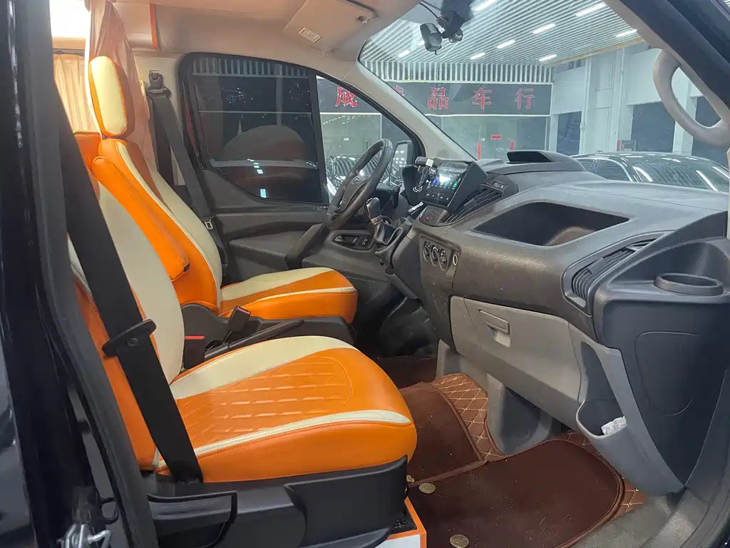 FORD TRANSIT 2022