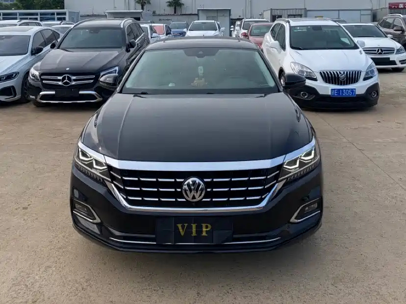 VOLKSWAGEN PASSAT 2019