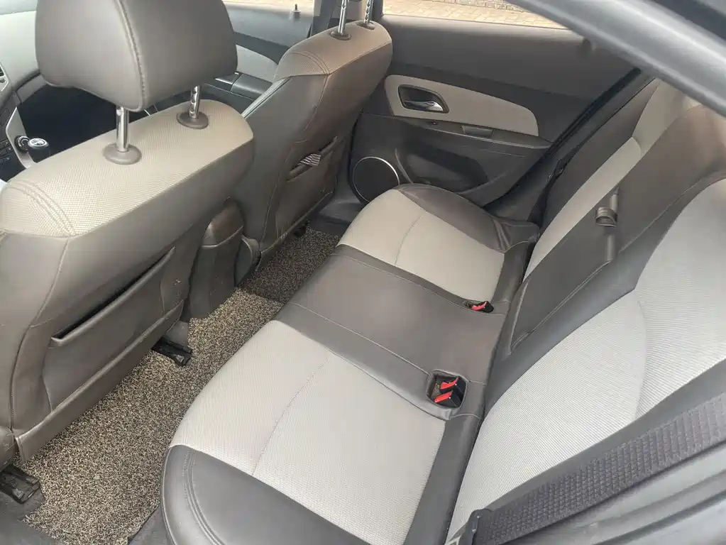CHEVROLET CRUZE 2011