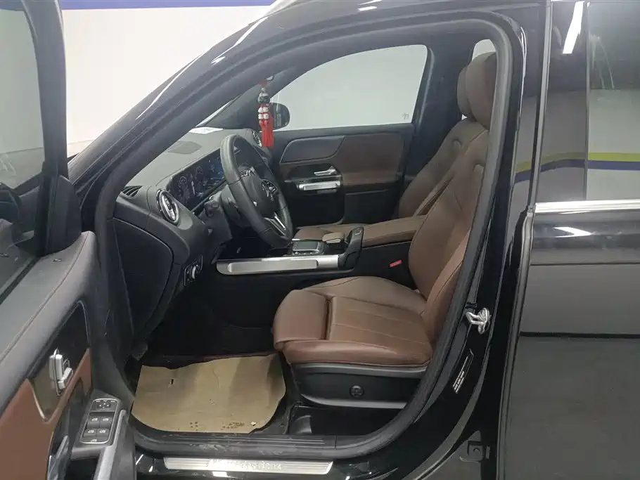 MERCEDES BENZ GLB 2021