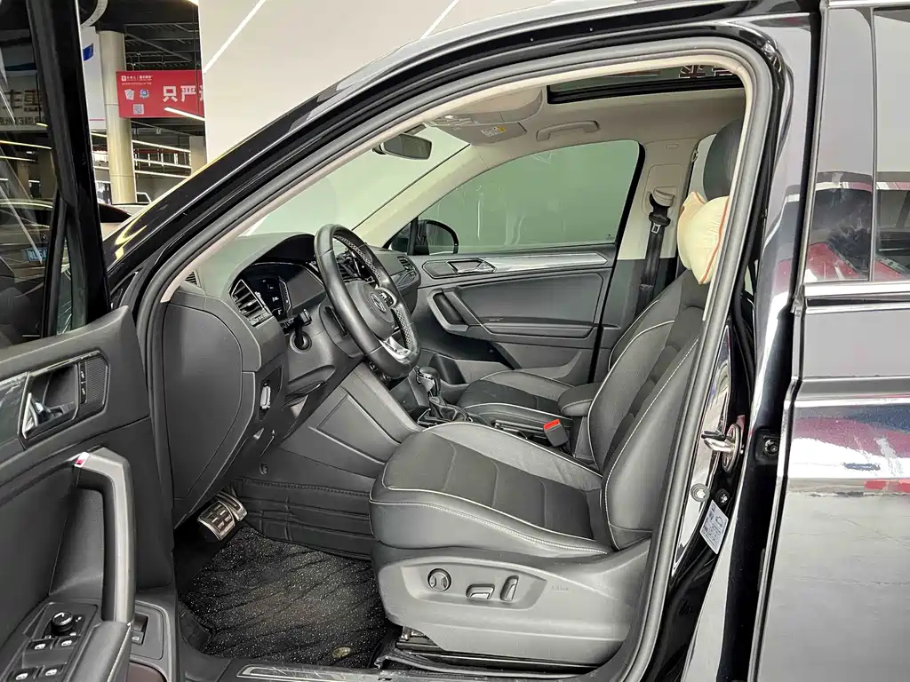 VOLKSWAGEN TIGUAN L 2019