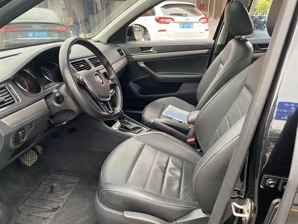 VOLKSWAGEN LAVIDA 2018