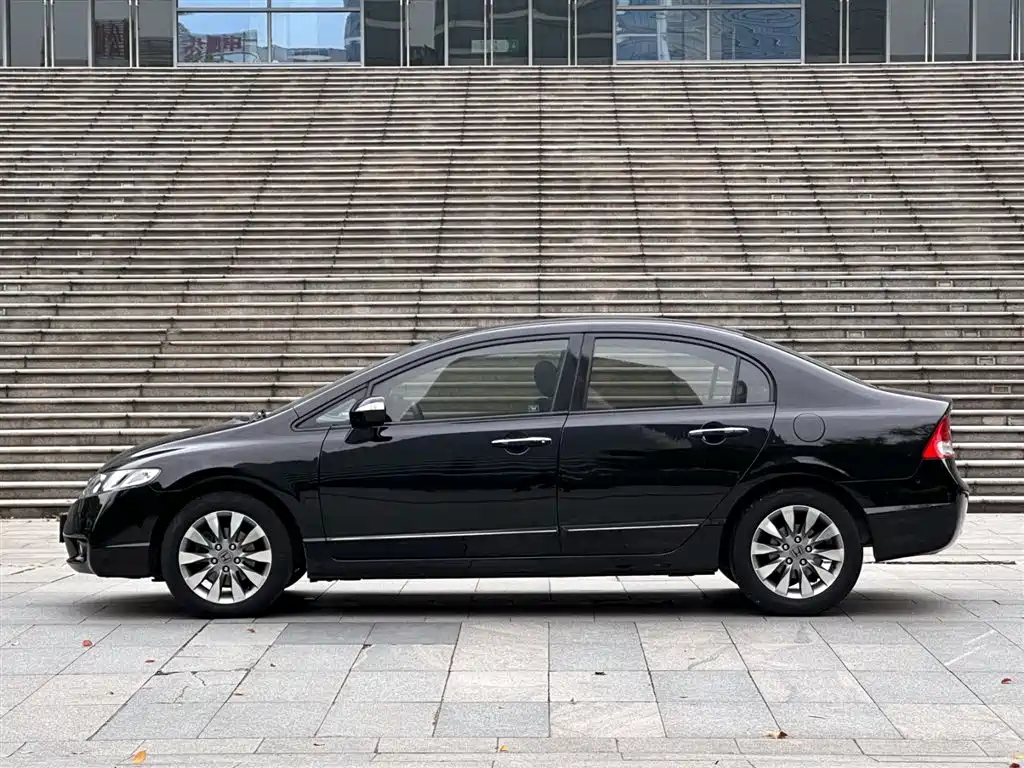 HONDA CIVIC 2011