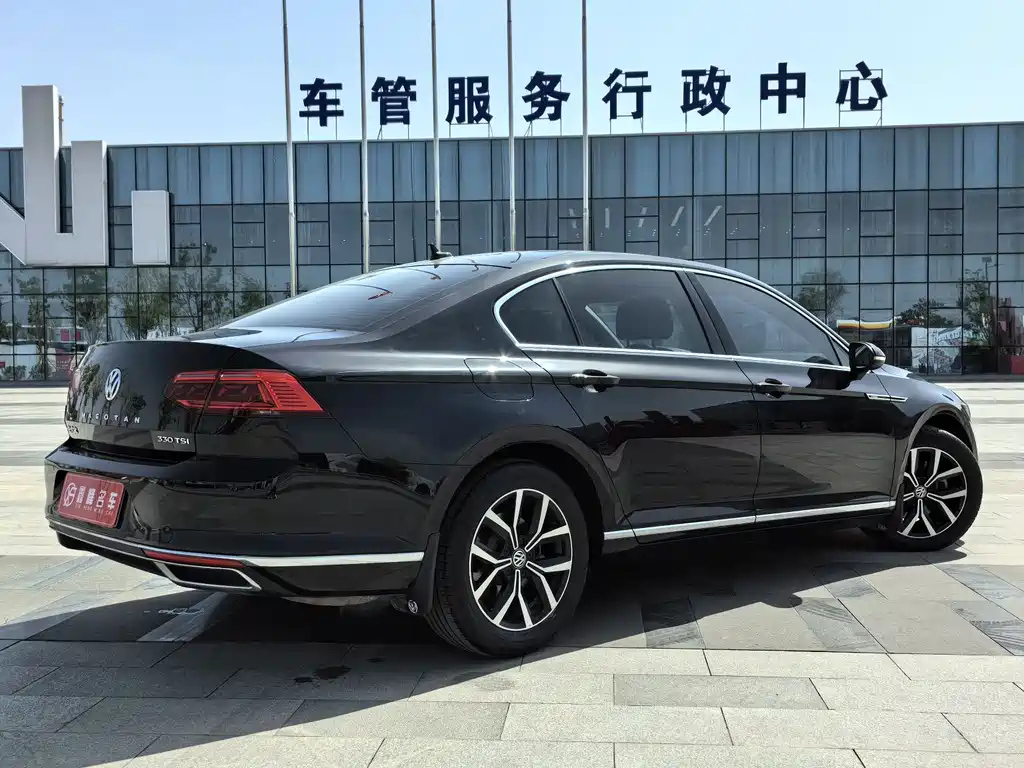 VOLKSWAGEN MAGOTAN 2020