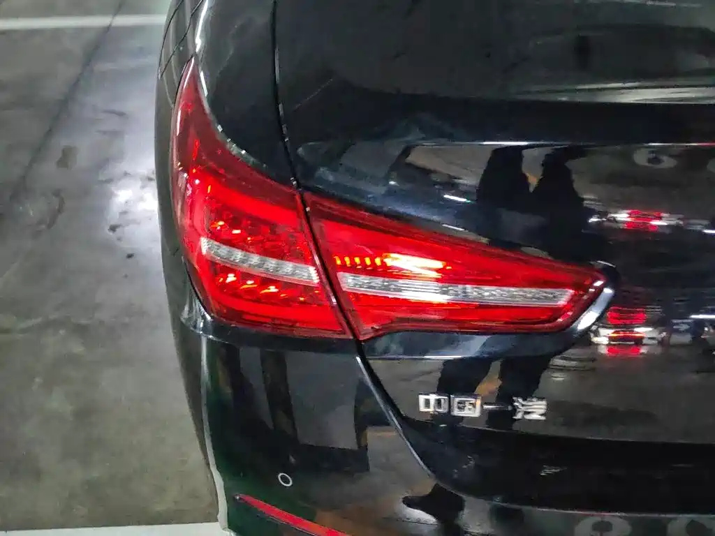 HONGQI H5 2021