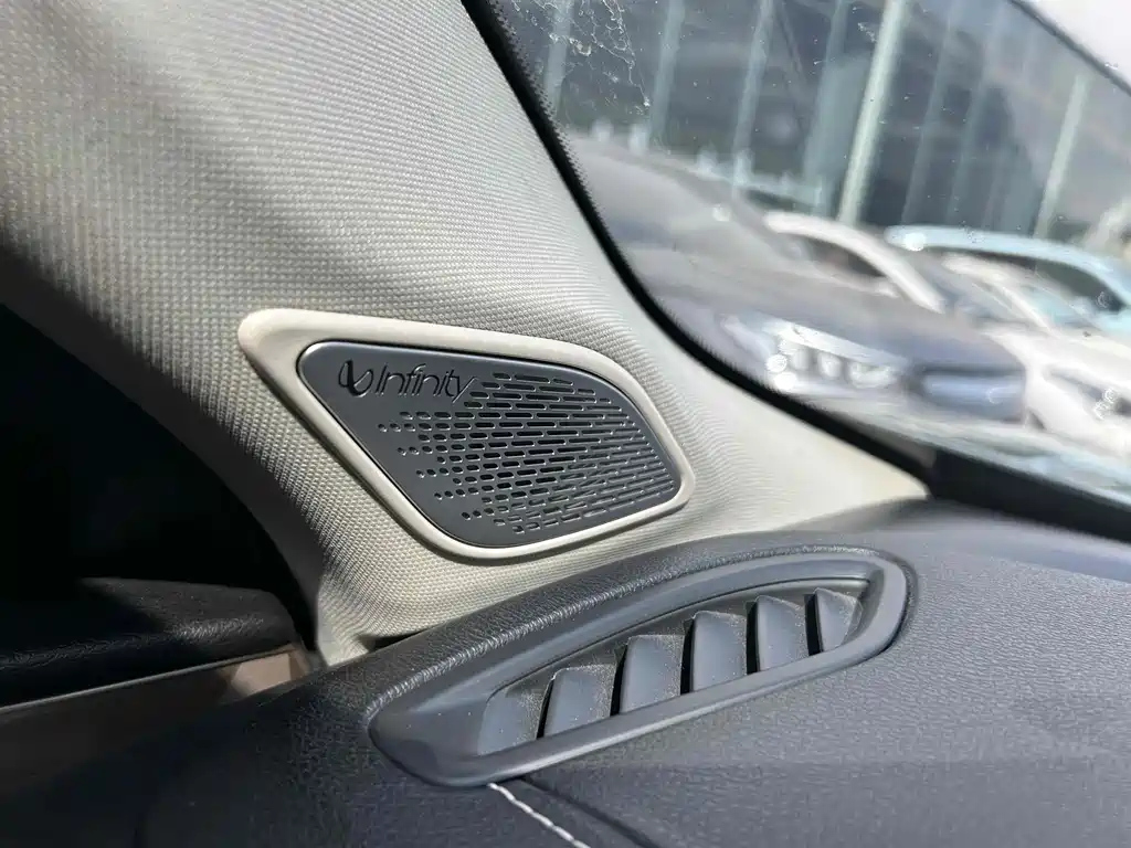 LYNK&CO 01 2018