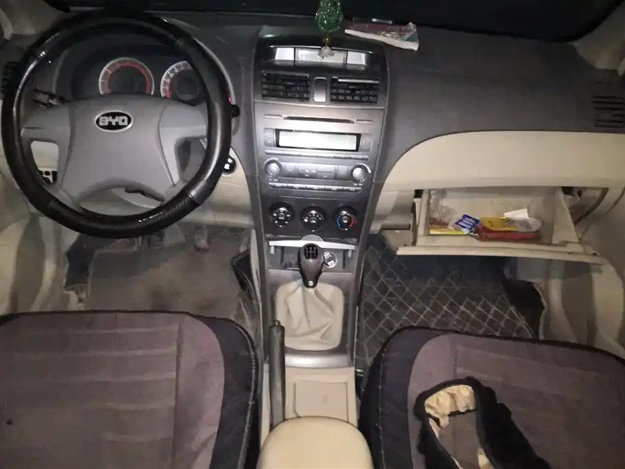 BYD L3 2012