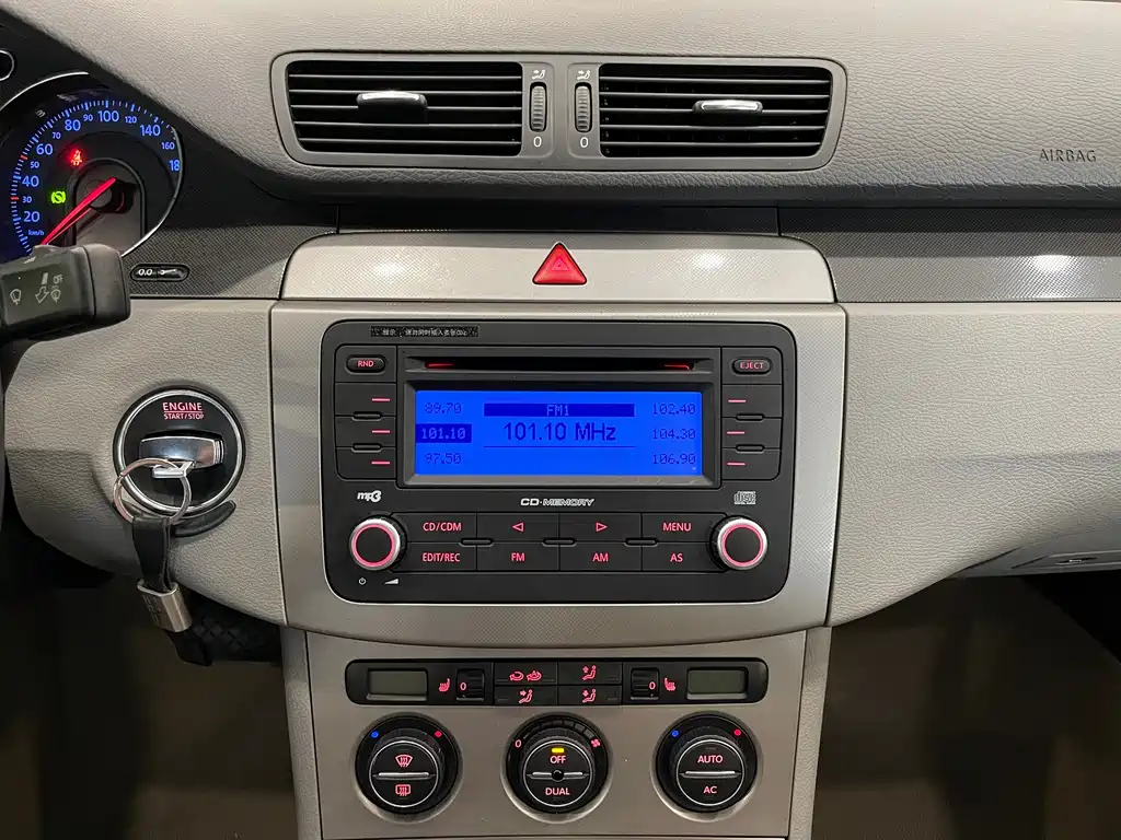 VOLKSWAGEN MAGOTAN 2010